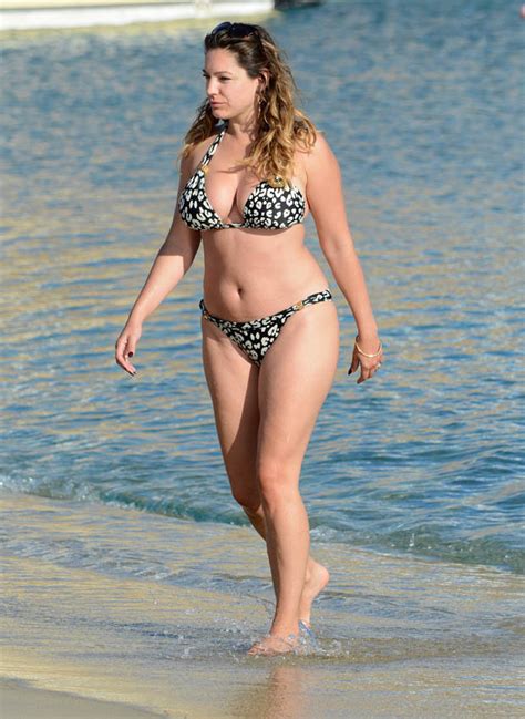 Kelly Brook Flaunts Hourglass Curves On Holiday With Fiancé David