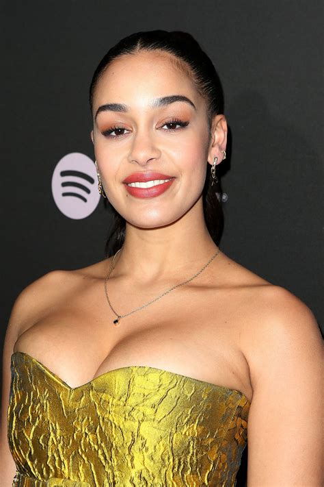 Jorja smith presents an hour of healing, emotional music. Jorja Smith - Best New Artist 2019 Event in LA • CelebMafia