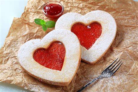Fare in casa dei sani biscotti per cani è molto facile: Le 5 migliori ricette di biscotti semplici e veloci ...