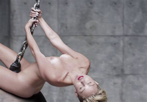 Miley Cyrus Nude Wrecking Ball Outtakes Leaked Fappeningxxx