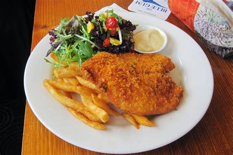 Garnish the chicken schnitzel and sauerkraut with the parsley. Sydney SCQuilters: May 2014