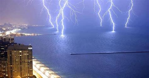 6 Lightning Bolts Hitting The Ground At Once Pics