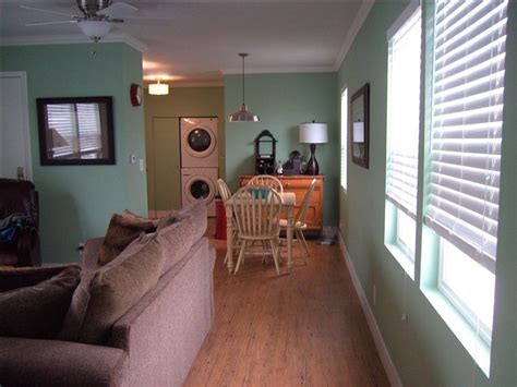Getting started with decorating your home, we recommend you to look at the photos of current festive interiors. 16 Great Decorating Ideas for Mobile Homes
