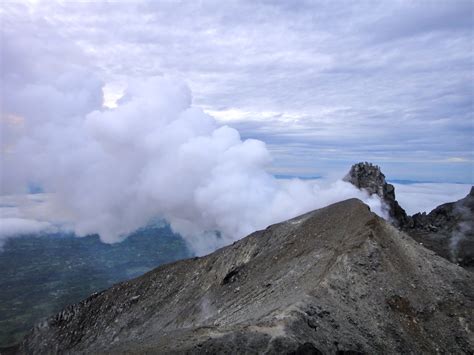 Copyright © 2020 mountain planet pty ltd. Mount Sinabung | Gunung Bagging