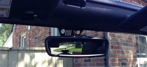 A Guide To Proper Rear View Mirror Placement