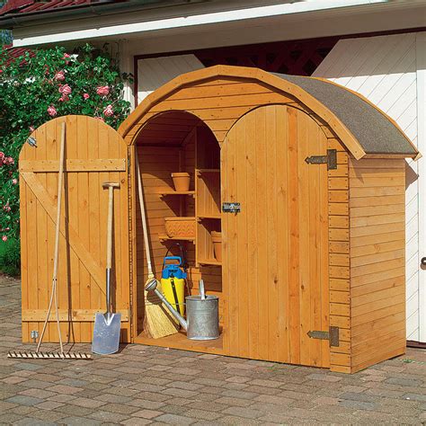 Als holz verwenden wir ausschließlich die sturmgeprüfte skandinavische fichte aus finnland oder schweden. Runddach-Geräteschrank Größe 2 195 x 83 x 184 cm - Holz ...