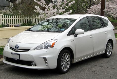 Toyota Prius V - Wikipedia