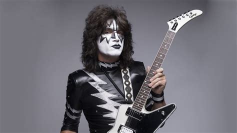 Kisss Tommy Thayer Reveals His Favorite 10 Guitarists