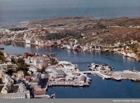 Kristiansund, town and port, western norway. KSU.NO - Kristiansund, Devoldholmen og Vågen