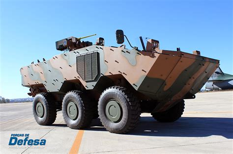 Com capacidade para transportar até onze pessoas, o guarani pesa 18 toneladas, possui tração 6x6, pode chegar a 110. Iveco vai exportar o blindado Guarani - Forças Terrestres ...