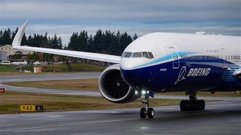 Boeings Huge 777 9x Airplane Takes Its First Flight Cnn Boeing