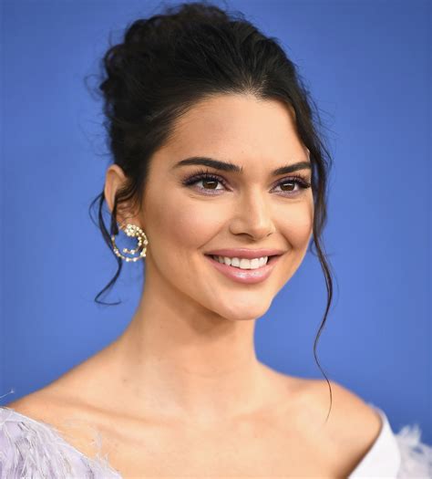 See 23 Of Kendall Jenners Best Hair And Beauty Moments Kendall