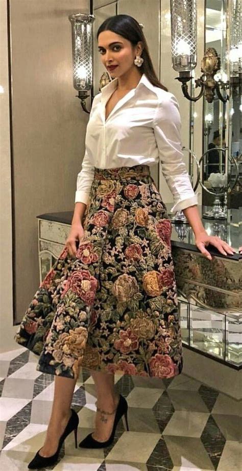 Fashion Clothes Bollywood Actress Deepika Padukone Bollywood Actress Deepika P 1000 In 2020