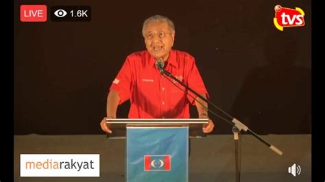 Tun dr mahathir, sebuah nama yang tidak asing lagi dalam dunia sepak terajang politik tanah air. Tun Mahathir: Perdana Menteri Yang Saya Pilih Bukanlah ...