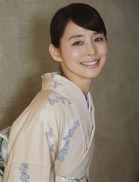 She is the older sister of hikari ishida, also an actress. 妙に荒れやすい石田ゆり子のインスタ - wezzy｜ウェジー