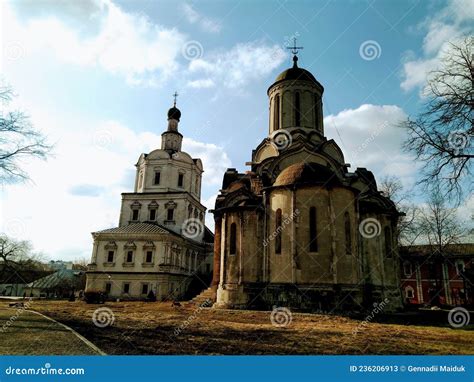 Den Ortodoxa Kyrkans Katedral I Moskow Och Ronikklostret Fotografering