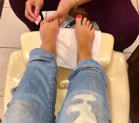 Lisa Robertsons Feet