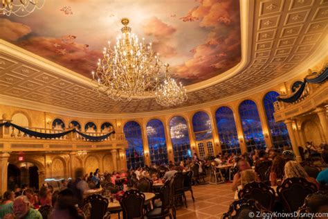 19 Best Magic Kingdom Restaurants | Places to Eat in 2022