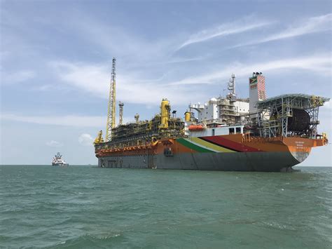 Guyanas Oil Production Hits Approximately Half A Million Barrels