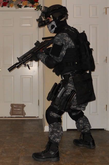 This is the coolest outfit of this list for sure and even you are not having the perfect body shape. airsoft swat outfits - Google Search | Cool masks, Airsoft ...