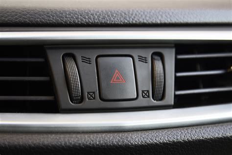 When Should You Use Your Hazard Warning Lights