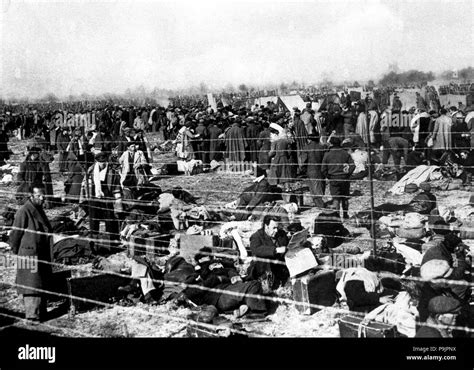 Spanish Civil War Refugees 1936 Hi Res Stock Photography And Images Alamy