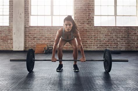 10 reasons women should lift weights tropeaka
