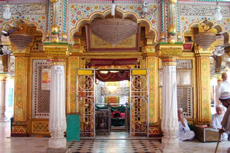 Hazrat Nizamuddin Aulia Dargah Delhi History Best Time To Visit How