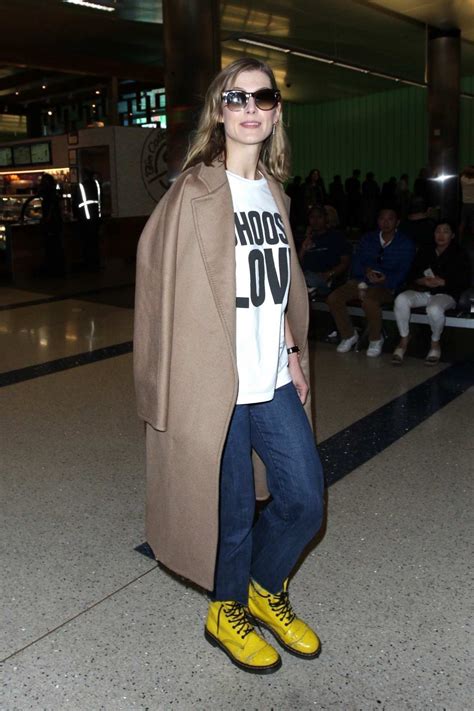 Rosamund Pike Keeps It Casual In T Shirt And Jeans As She Arrives At