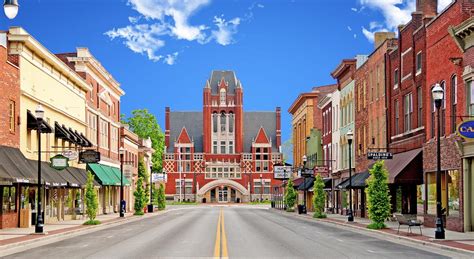 Bardstown Kentucky A Charming Town Where Bourbon Is The Lure