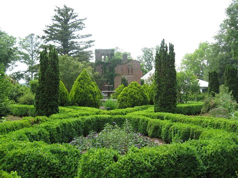 Barnsley is a large town in yorkshire, england with a population of approximately 240,000. Barnsley Gardens - Wikipedia