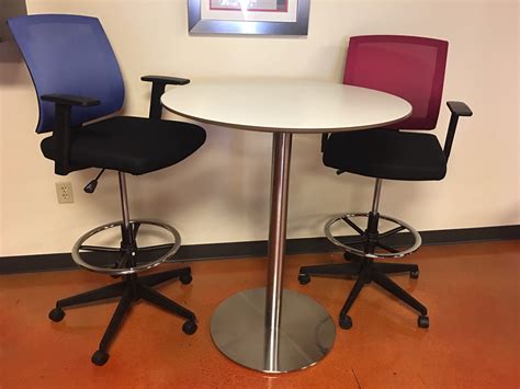 Break Room Tables The Art Of Lounging Front Desk Office Furniture
