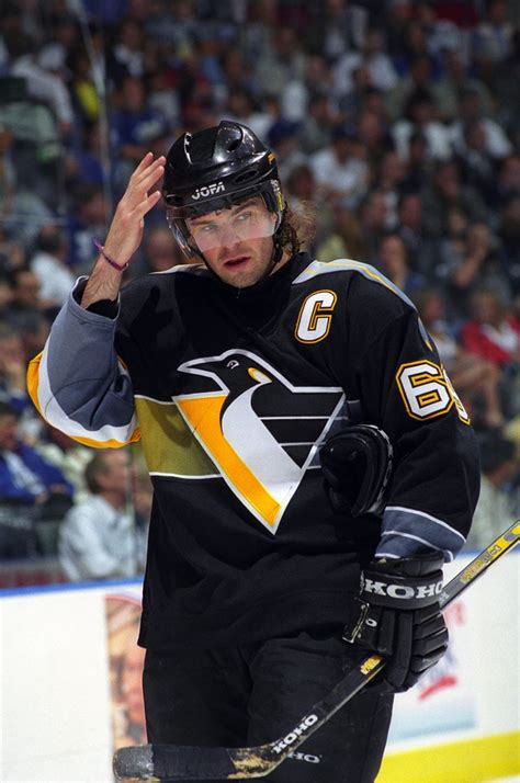 The 5 Greatest Hockey Players Of All Time