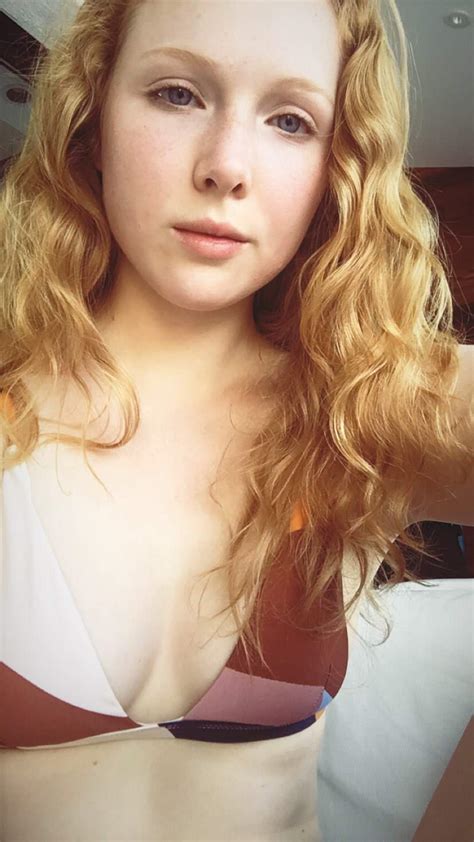 Molly Quinn Nude Pictures Telegraph