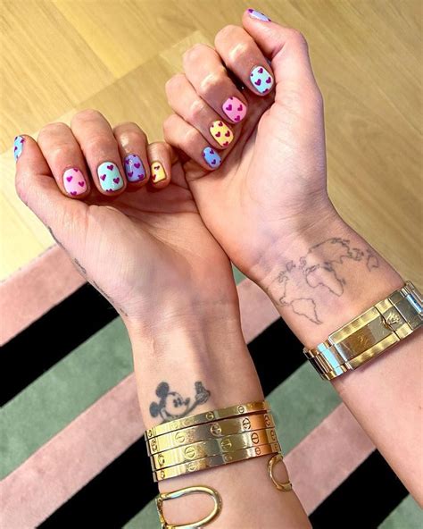 Chiara Ferragni On Instagram “new Nails 💅🏻” Rainbow Nails Grunge