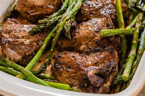 Lamb loin chops are marinated in rosemary, garlic, and lemon juice, then baked in the oven for an easy lamb chops recipe that cooks in about 15 minutes. Easy Baked Lamb Chop Recipe with Mint Chimichurri | Recipe ...