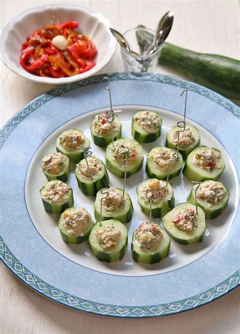 Maybe you would like to learn more about one of these? Cetrioli ripieni con crema di ricotta, rucola e peperoni ...