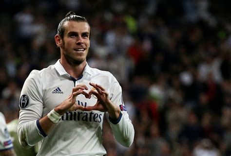 Gareth frank bale (born 16 july 1989) is a welsh professional footballer who plays as a winger for premier league club tottenham hotspur, on loan from real madrid of la liga. Gareth Bale Pictures