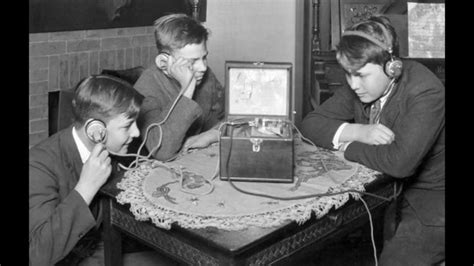 Kids Listening To Radio Using Headphones 1920s Roldschoolcool