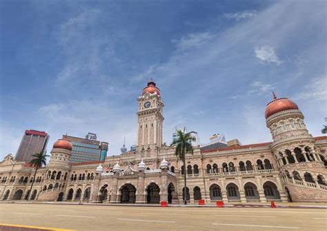 It was built using moorish architecture which makes it stand out among all the other buildings. The 10 Best Sultan Abdul Samad Building (Bangunan Sultan ...