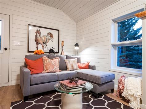 10 Cozy Cabin Chic Spaces Were Swooning Over Hgtvs Decorating