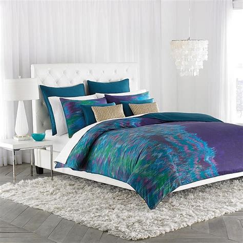 If you're looking to add that touch of panache to add class and status to your private room with marble ceramic. Decorating the Bedroom with Green, Blue and Purple