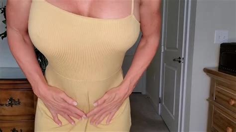 Watch Free Reba Fitness Nude Yellow Dress Haul Videos Leaked Porn Video