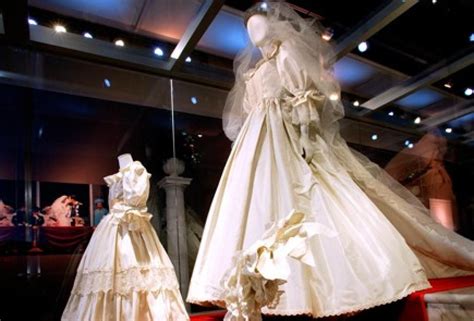 We have consulted with museum conservators at the smithsonian institute in washington, d.c. On display princess Diana's wedding gown*** | Diana ...