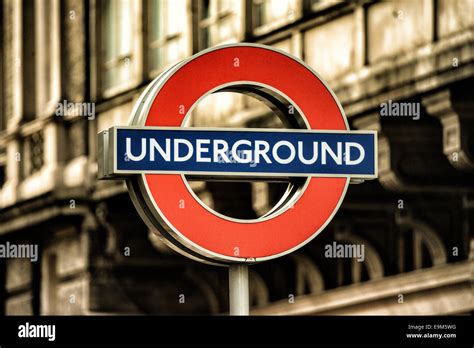 London Underground Logo Hi Res Stock Photography And Images Alamy