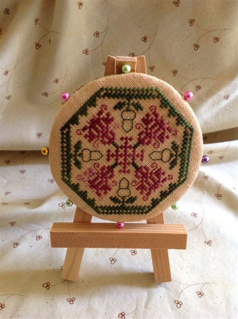 Hand Stitched Cross Stitched Pin Keep Color Rosa Rose Color Cross