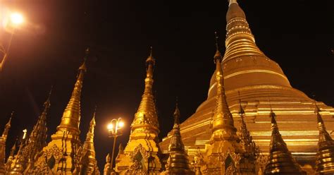 黄金の国ミャンマーのランドマーク、シュエダゴンパゴダ Mingalago ミャンマー観光ガイドブック ミャンマーの便利で役立つ観光