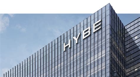 Hybe Ha Anunciado Que Continuará Expandiendo Sus Actividades Online Con