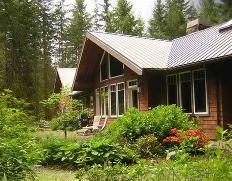 Check spelling or type a new query. King County | House styles, King and country, Outdoor decor