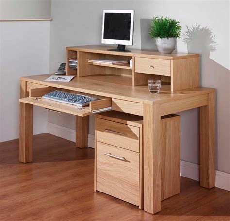Corner desks are a common sight in workspace areas, be it your office or home. Oak Corner Computer Desks for Home Office